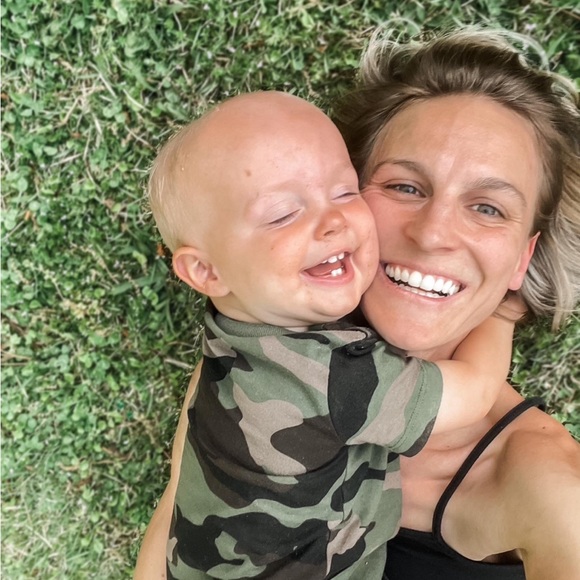 Meet your Posher, Stephanie - Picture 2 of 4